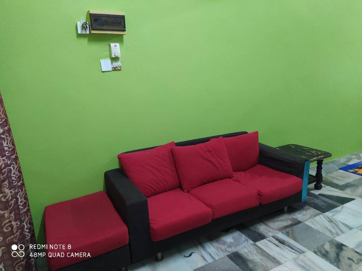 Homestay D' Tengah Bandar Kuala Rompin Exterior foto